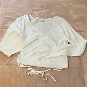 Hollister Wrap Around Sweater Top Shirt Size XL White Ribbed Cropped Tie Casual